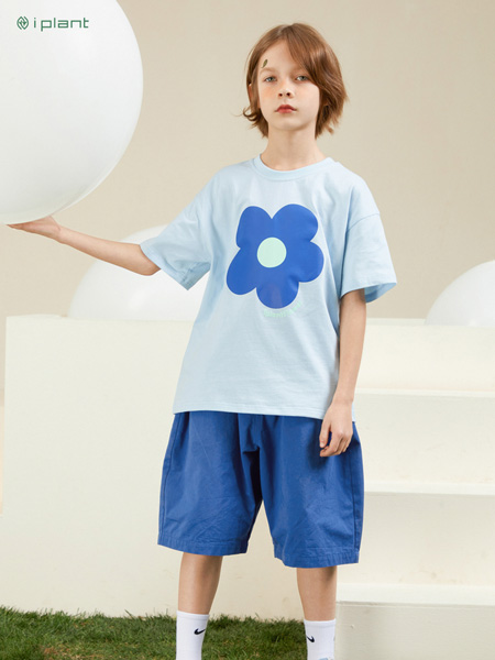 植木森系童装品牌2022夏季蓝色俏皮花朵印花T恤