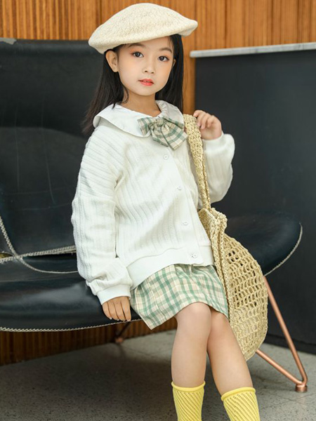 童装品牌2022春季娃娃领落肩宽松卫衣