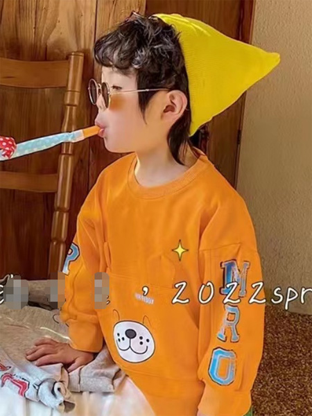 123童装童装品牌2022秋季设计感慵懒风简约卫衣