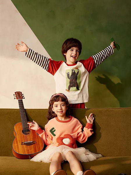 MQD童装品牌2022秋季设计告感假两件条纹长袖