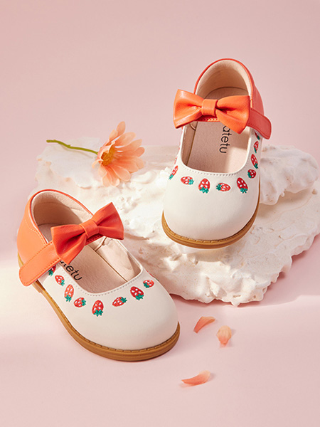 卡特兔童鞋品牌2022秋季蝴蝶结草莓精致皮鞋
