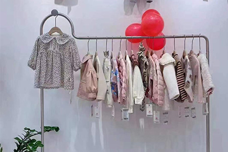 dishion的纯童装品牌店铺展示