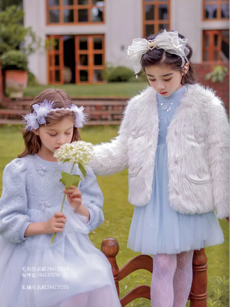 童装品牌2022冬季蓝色轻薄长裙