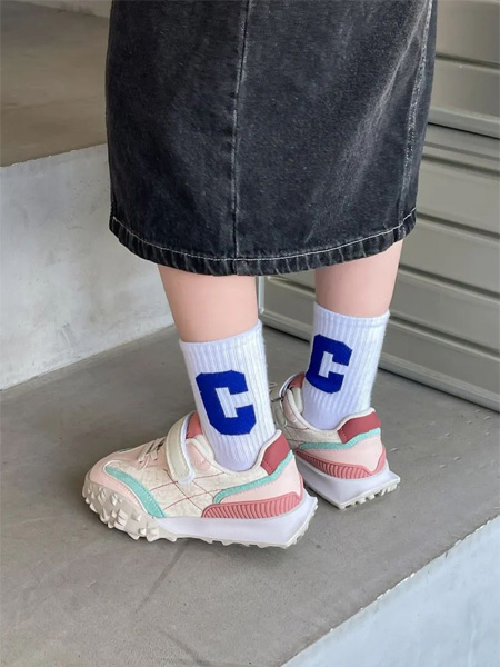 小米步童鞋品牌2022秋季撞色童鞋