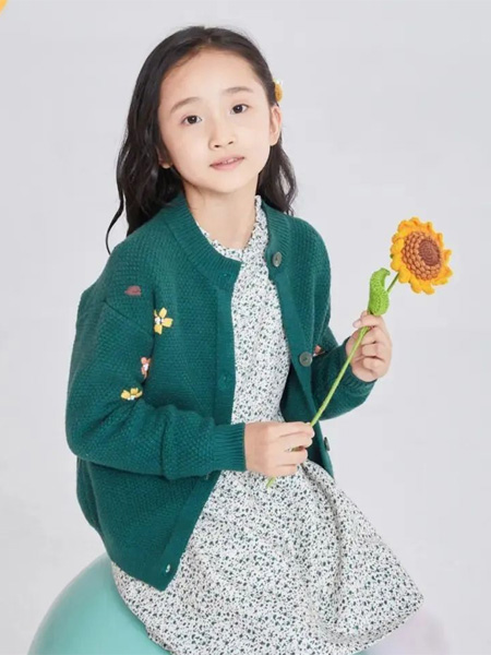 嗒嘀嗒童装童装品牌2022秋季绿色针织衫