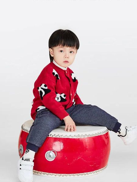 拉比童装品牌2022秋冬红色羊绒外套