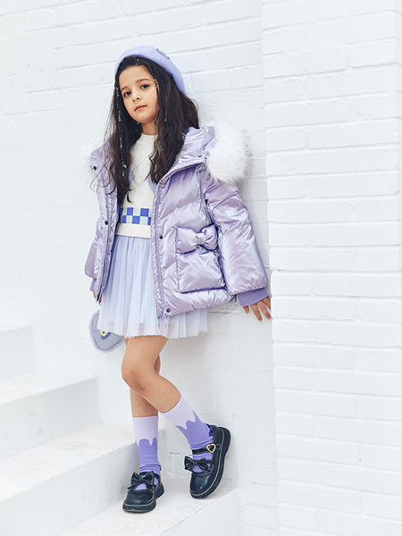 童装品牌2022秋冬紫色羽绒大衣