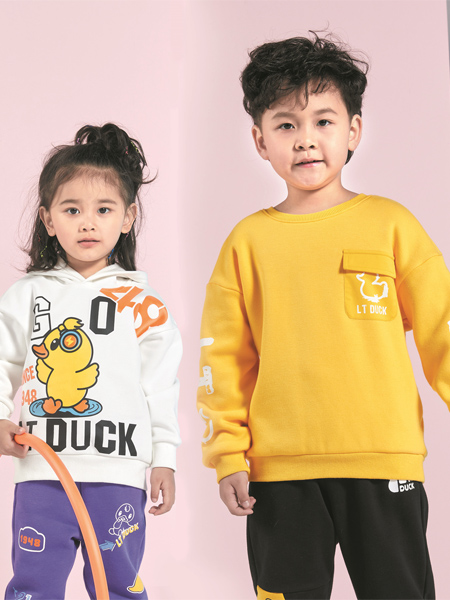 小黄鸭（江苏）童装品牌2022秋季可爱小黄鸭动画卫衣