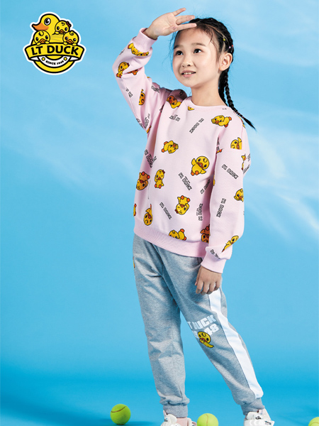 小黄鸭（江苏）童装品牌2022秋季粉色趣味印花套头衫