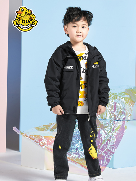 小黄鸭（江苏）童装品牌2022秋季黑色外套