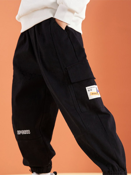 童装品牌2022冬季黑色大口袋长裤