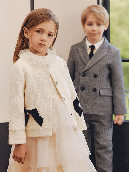 瑞比克童装品牌2022秋季蕾丝刺绣小珍珠外套