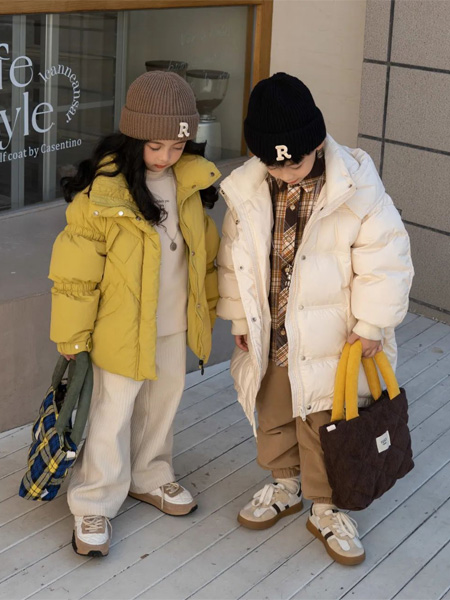 卡拉美Karamel童装品牌2022冬季加厚长款保暖羽绒外套