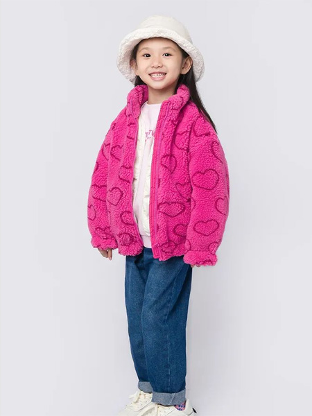 马克珍妮童装品牌2022冬季玫粉色爱心印花外套
