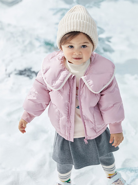 啊咪啦Amila童装品牌2022冬季甜美娃娃领羽绒外套