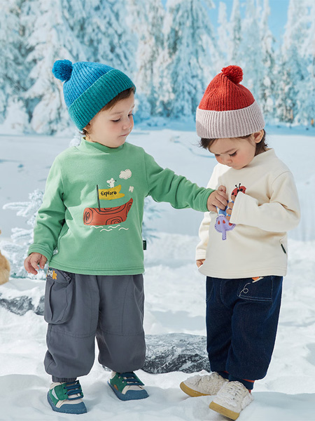 童装品牌2022冬季宽松时尚卫衣