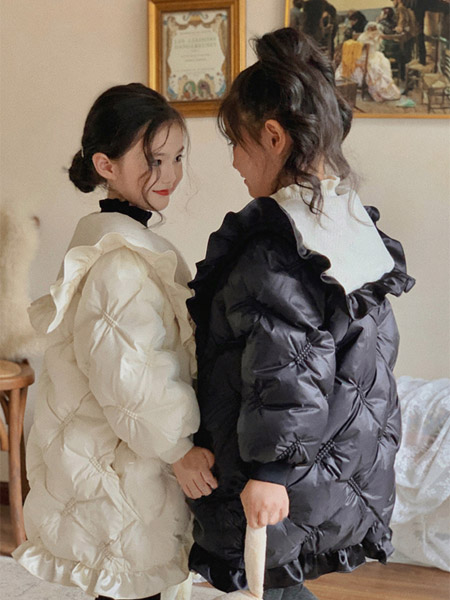 爱法贝童装品牌2022冬季压褶印羽绒保暖大衣