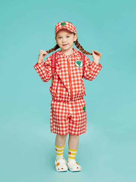 BEBE DE PINO(贝贝品诺)童装品牌2023春夏红色格子套装